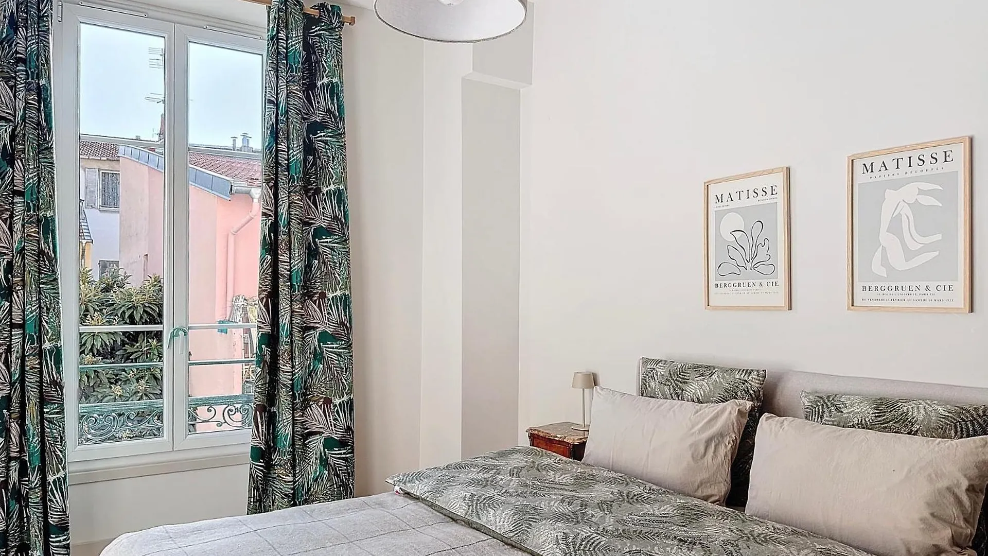 Charming 2-Bedroom Retreat Near City Center With Excellent Transport Links Nice