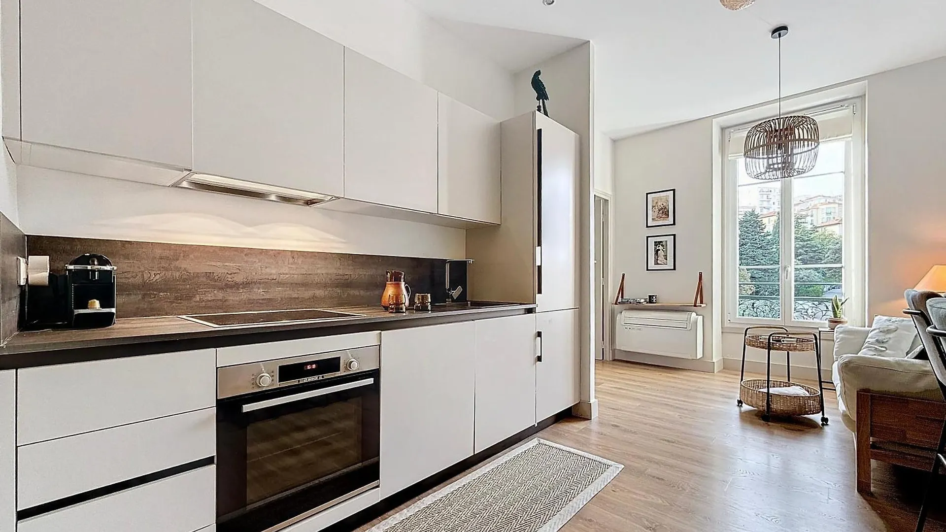 Charming 2-Bedroom Retreat Near City Center With Excellent Transport Links Nice France