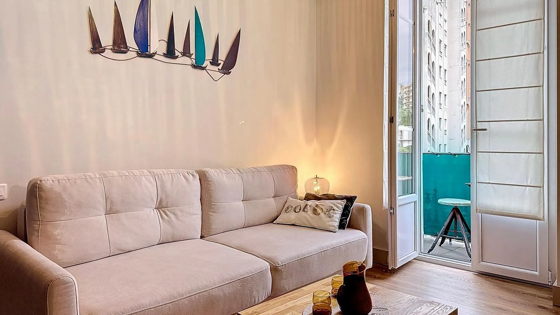 Apartment Charming 2-Bedroom Retreat Near City Center With Excellent Transport Links Nice