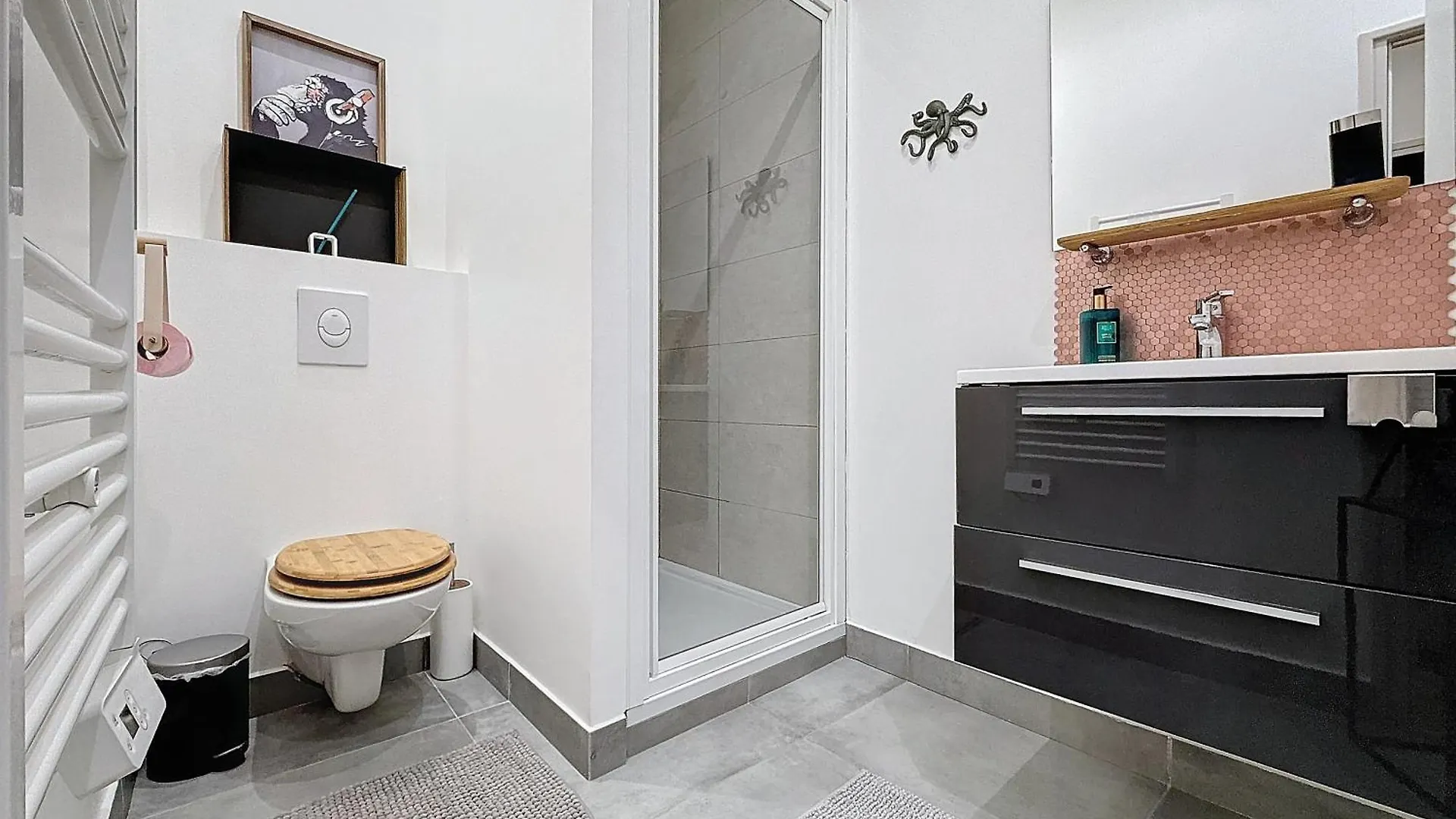 Apartment Charming 2-Bedroom Retreat Near City Center With Excellent Transport Links Nice